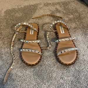 Steve Madden traveler tan. Size 8.5